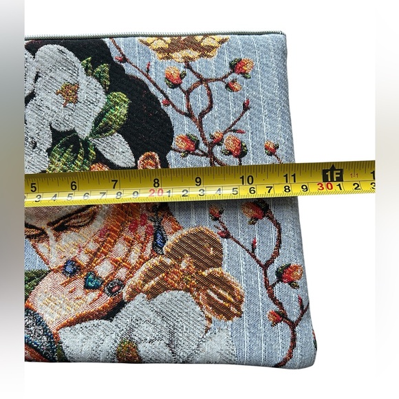 Frida Kahlo Tapestry Clutch NWOT - Picture 5 of 8
